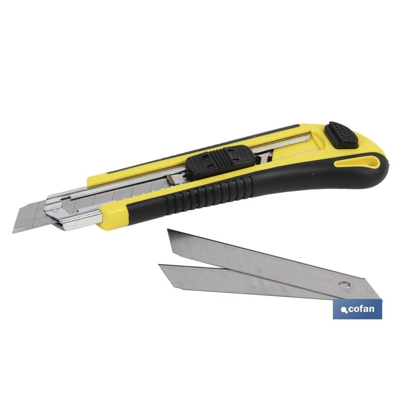 Cúter con cuchillas intercambiables | Incluye cuchillas de repuesto | Medida de la cuchilla: 18 mm