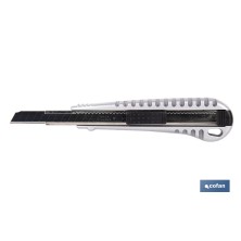 Cúter profesional de aluminio | Hoja negra SK2 | Sistema de bloqueo automático | Zona antideslizante | Disponible en 2 medidas