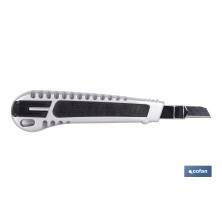 Cúter profesional de aluminio | Hoja negra SK2 | Sistema de bloqueo automático | Zona antideslizante | Disponible en 2 medidas