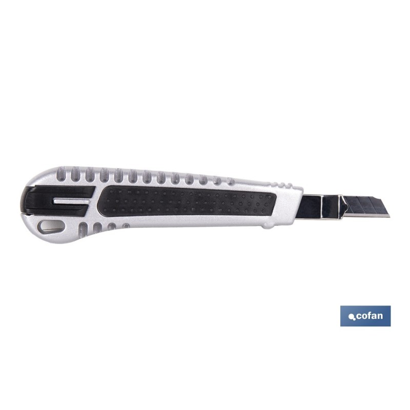 Cúter profesional de aluminio | Hoja negra SK2 | Sistema de bloqueo automático | Zona antideslizante | Disponible en 2 medidas